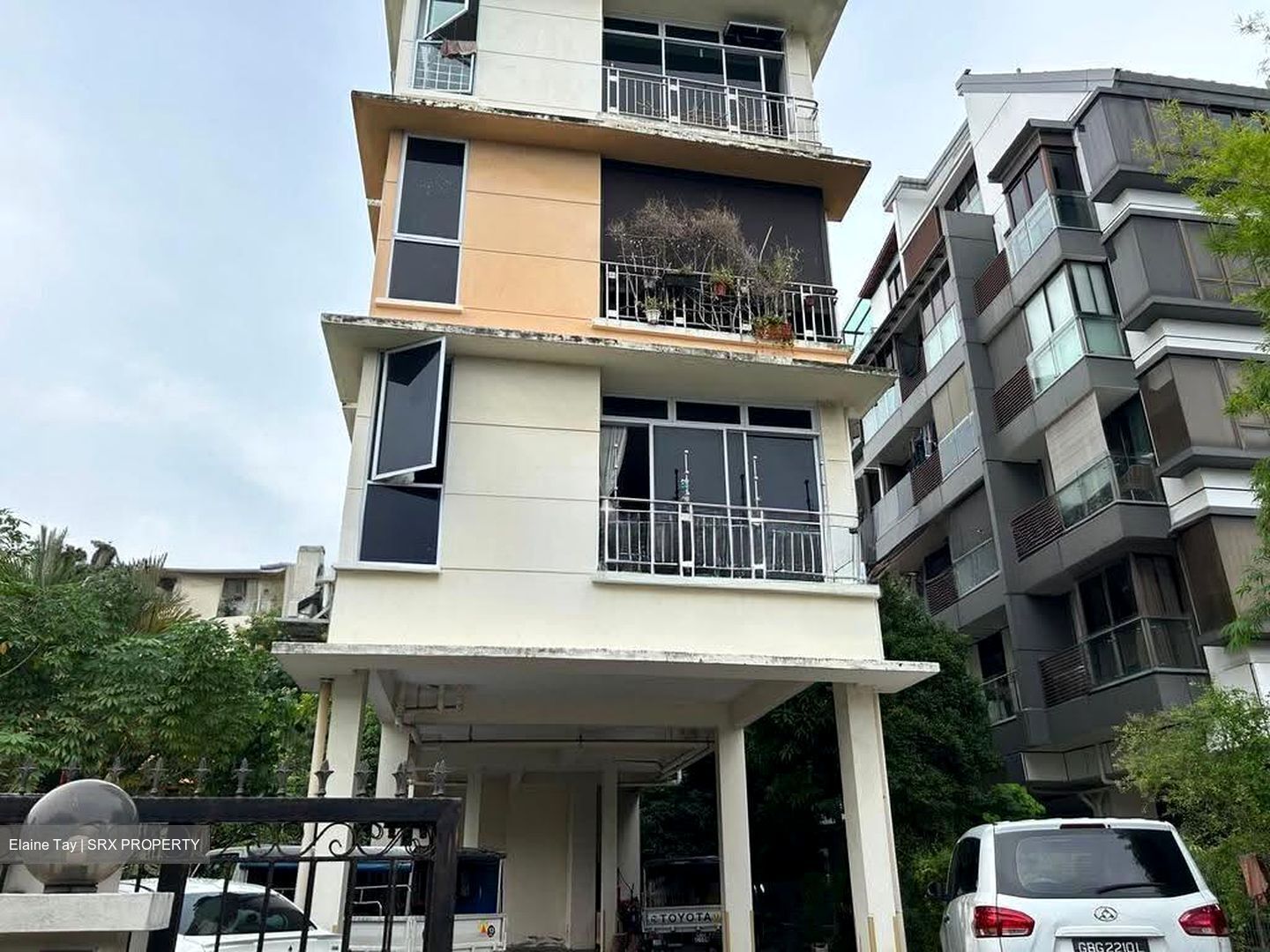 East View 18 (D15), Apartment #630818611